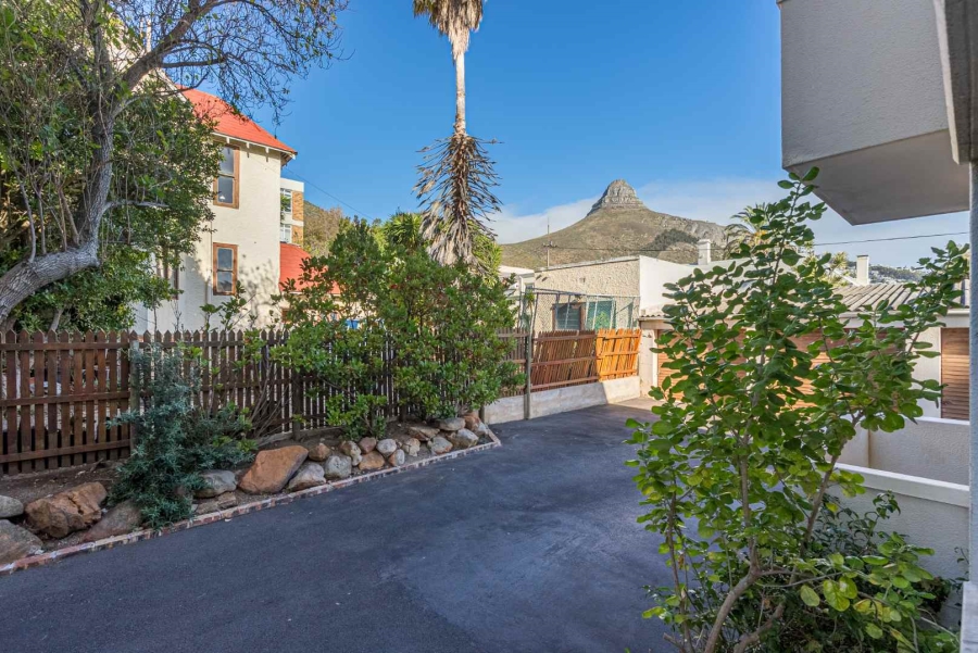 1 Bedroom Property for Sale in Sea Point Western Cape